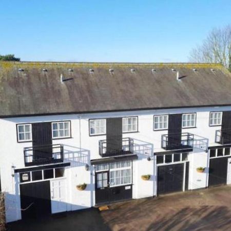 Stratton Cottage Guesthouse Biggleswade Εξωτερικό φωτογραφία The former railway station at Great Malvern